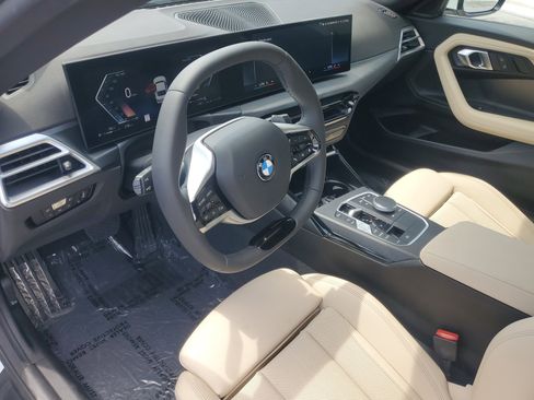 Used 2025 BMW 230i Coupe w/ M Sport Package RWD image 10