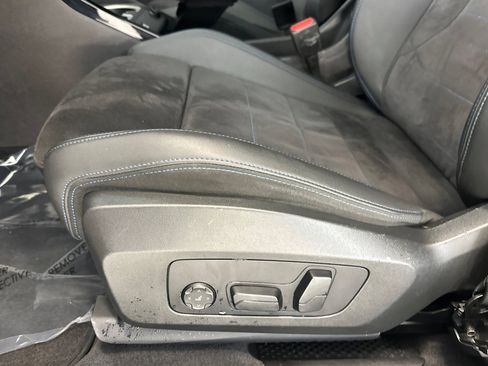 Certified 2025 BMW X2 xDrive28i w/ Technology Package image 15