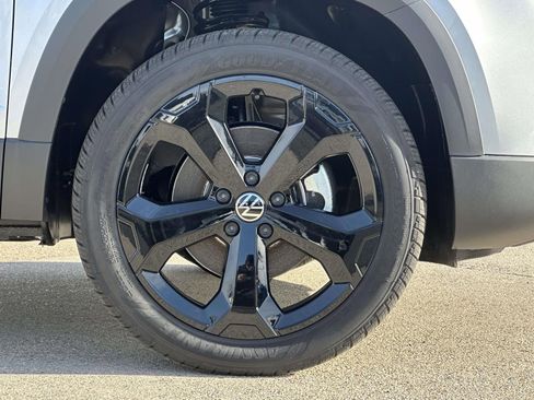 New 2026 Volkswagen Taos SEL AWD/4WD image 7