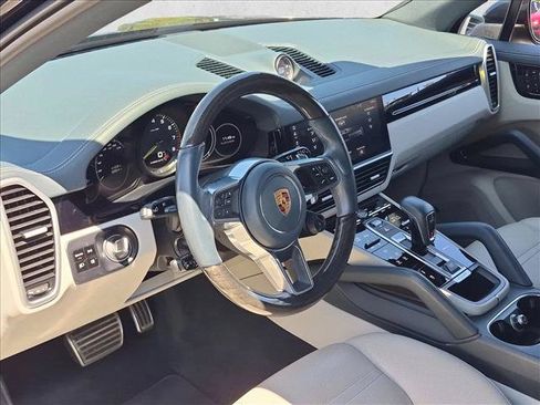 Used 2019 Porsche Cayenne E-Hybrid AWD/4WD image 10