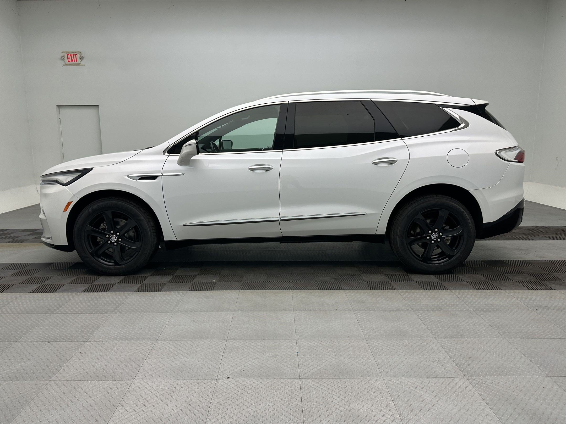 Certified 2023 Buick Enclave Essence w/ Experience Buick Package AWD/4WD image 2