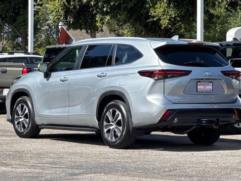 Certified 2025 Toyota Highlander XLE AWD/4WD image 5