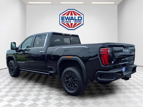 Used 2024 GMC Sierra 2500 Denali Ultimate w/ Max Trailering Package AWD/4WD image 3