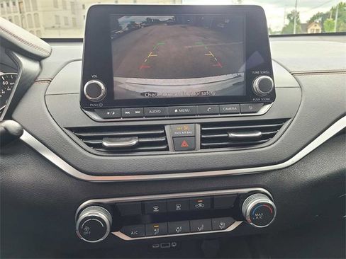 Used 2022 Nissan Altima 2.5 SR image 26