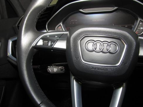 Used 2020 Audi Q3 2.0T Prestige w/ Prestige Package image 5