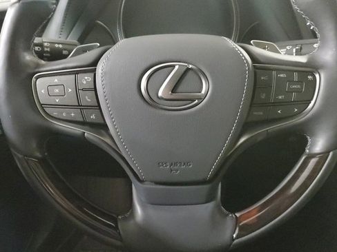 Used 2019 Lexus LS 500h AWD image 13