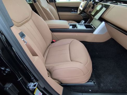 New 2026 Land Rover Range Rover SE image 23