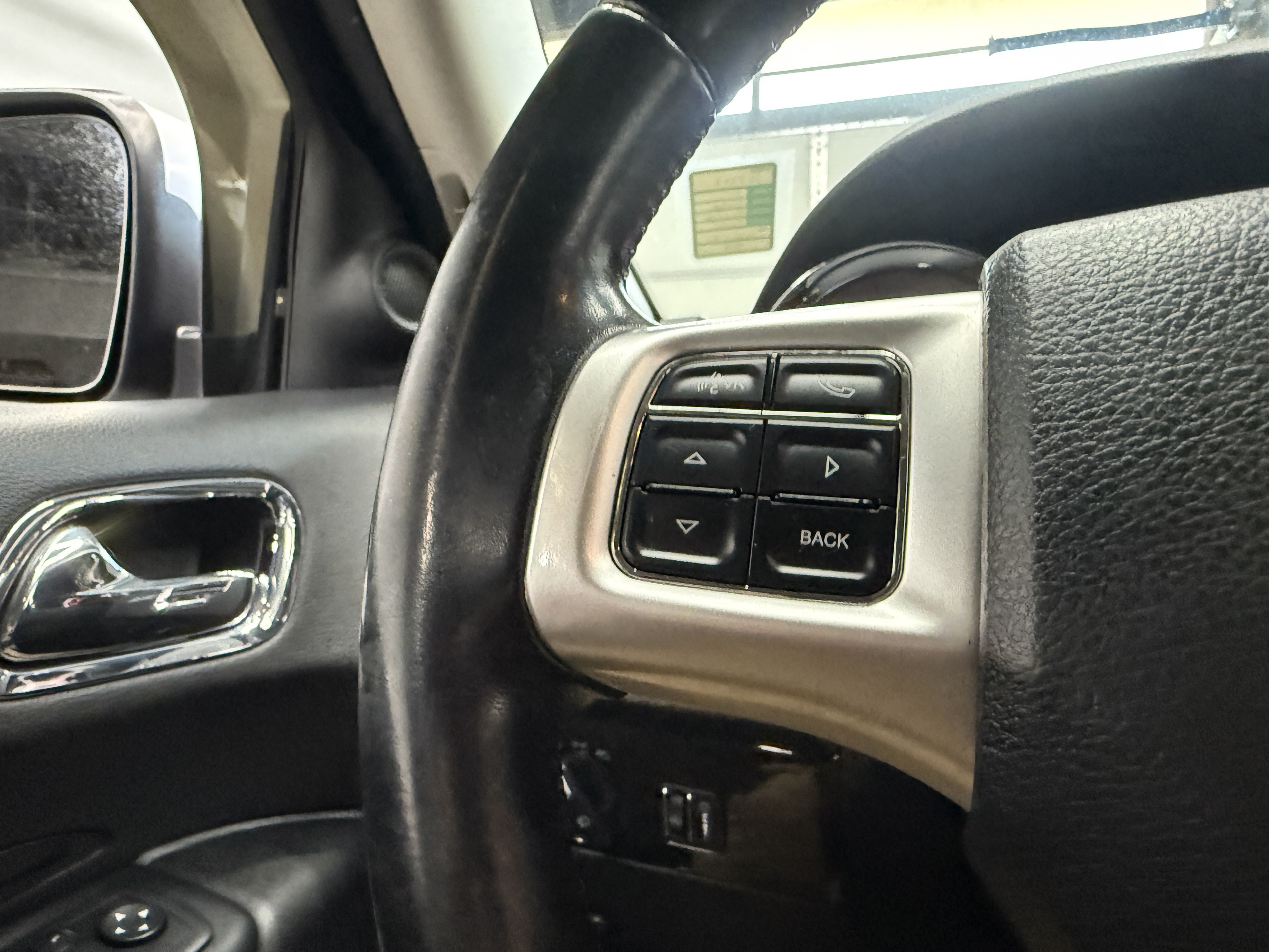 Used 2011 Dodge Durango Crew AWD/4WD image 14