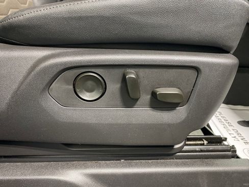 Used 2023 Chevrolet Silverado 1500 ZR2 w/ Technology Package image 12