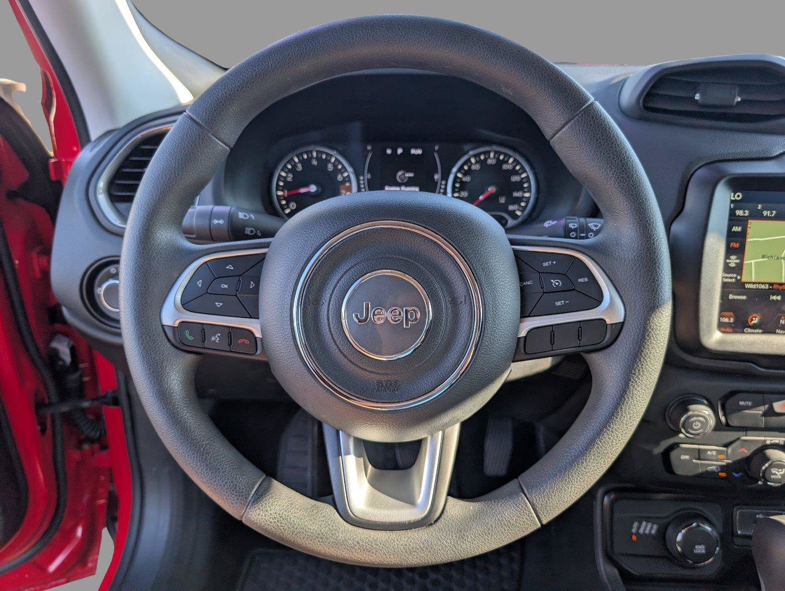 Used 2023 Jeep Renegade Latitude AWD/4WD image 28