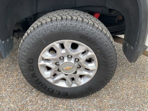 Used 2021 Chevrolet Silverado 2500 LT w/ Convenience Package AWD/4WD image 9