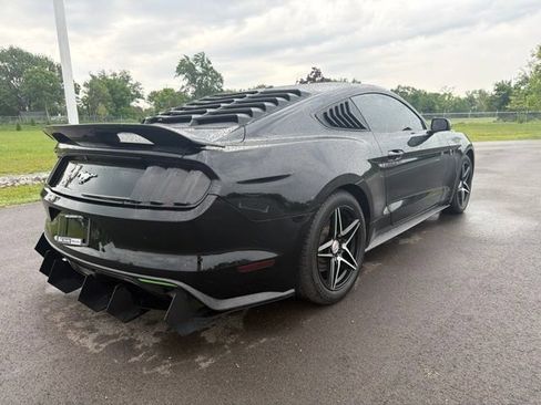 Used 2017 Ford Mustang Premium RWD image 8