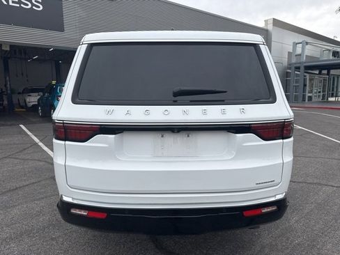 Used 2024 Jeep Wagoneer L Series III w/ Premium Group I image 6
