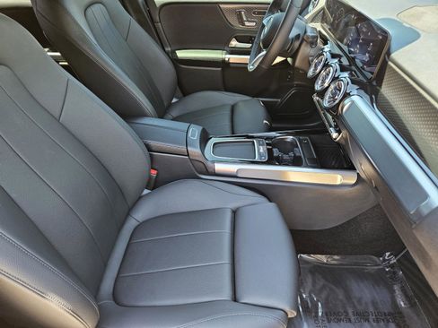 Certified 2025 Mercedes-Benz GLB 250 4MATIC image 6