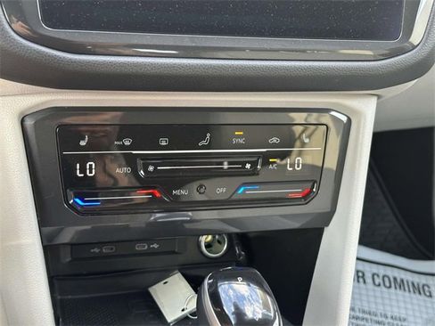 Certified 2022 Volkswagen Tiguan SE image 32