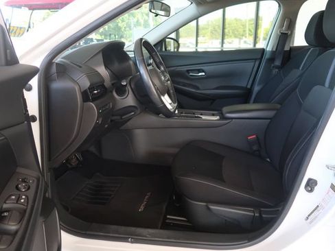 Used 2022 Nissan Sentra SV FWD image 12