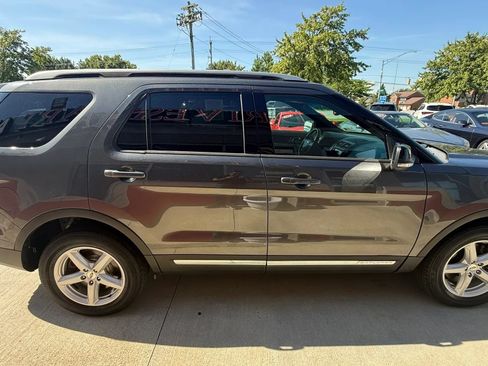 Used 2016 Ford Explorer XLT w/ Equipment Group 202A AWD/4WD image 7