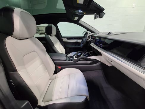 New 2026 Porsche Cayenne Coupe image 29