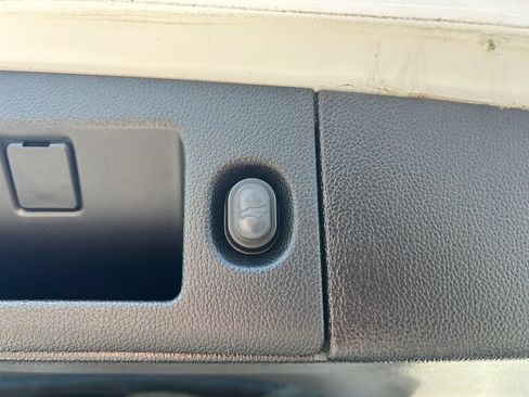 Used 2019 Chevrolet Tahoe Premier AWD/4WD image 21