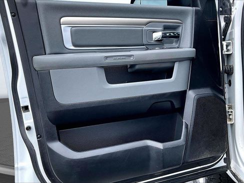 Used 2017 RAM 2500 SLT AWD/4WD image 23