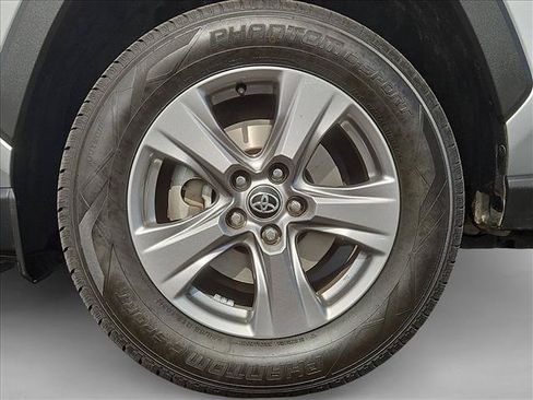 Used 2024 Toyota RAV4 XLE FWD image 29