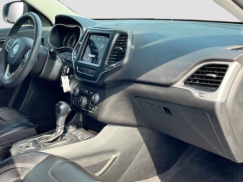 Used 2022 Jeep Cherokee Latitude w/ Trailer Tow Group image 28