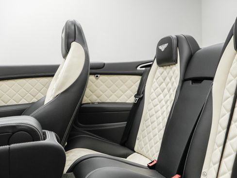 Used 2016 Bentley Continental GT image 42