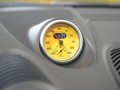 Used 2021 Porsche 718 Cayman RWD image 20