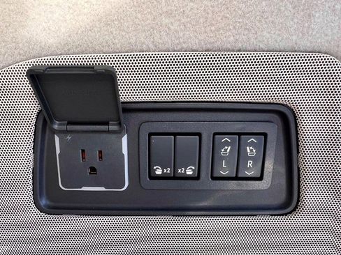 Used 2021 Cadillac Escalade Sport Platinum image 7