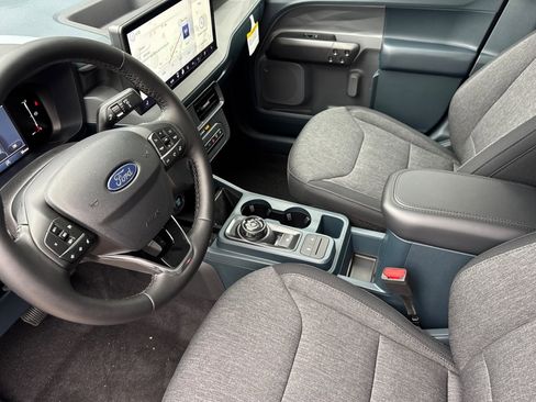 New 2025 Ford Maverick XLT w/ XLT Luxury Package image 9