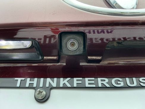 Used 2019 Toyota Highlander Plus w/ Carpet Mat Package (TMS) FWD image 15