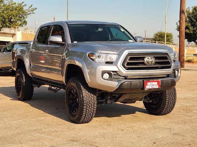 Used 2020 Toyota Tacoma SR5 w/ Technology Package AWD/4WD image 2