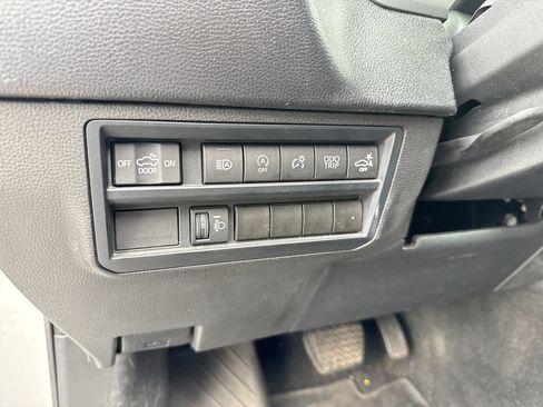Used 2022 Toyota Tundra SR5 w/ SR5 Premium Package AWD/4WD image 14