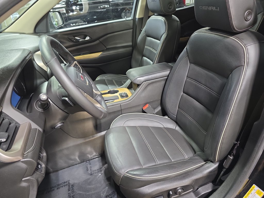 Used 2017 GMC Acadia Denali w/ Technology Package AWD/4WD image 17