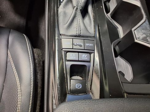 Used 2025 Toyota Camry SE w/ Convenience Package FWD image 17