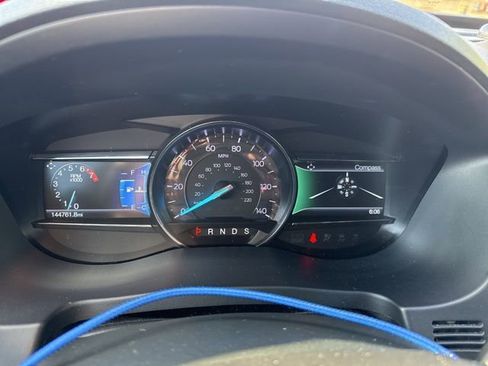 Used 2018 Ford Explorer XLT w/ Equipment Group 202A image 11