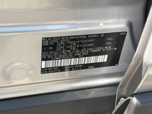 Certified 2024 Toyota RAV4 LE AWD/4WD image 32