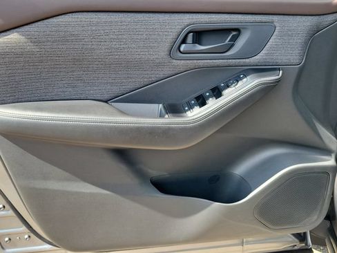Used 2021 Nissan Rogue S FWD image 8