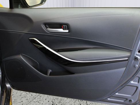 Used 2021 Toyota Corolla XSE FWD image 39