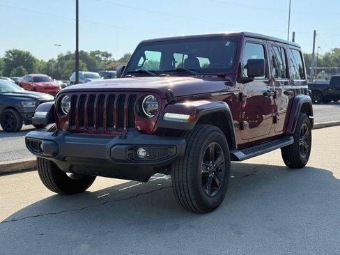 Used 2021 Jeep Wrangler Unlimited Sahara AWD/4WD image 2