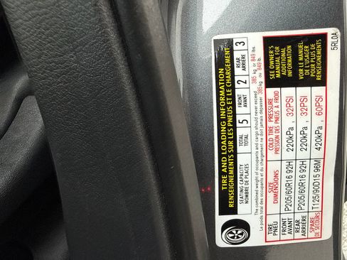 Used 2018 Nissan Kicks S FWD image 50