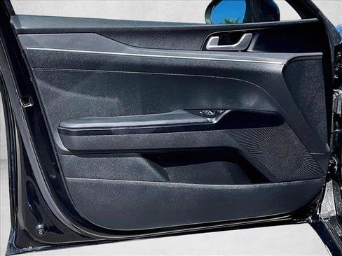 Used 2022 Kia K5 LX FWD image 17