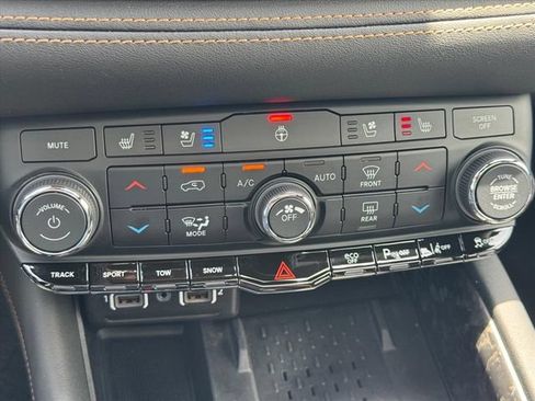 Used 2025 Dodge Durango R/T AWD/4WD image 23