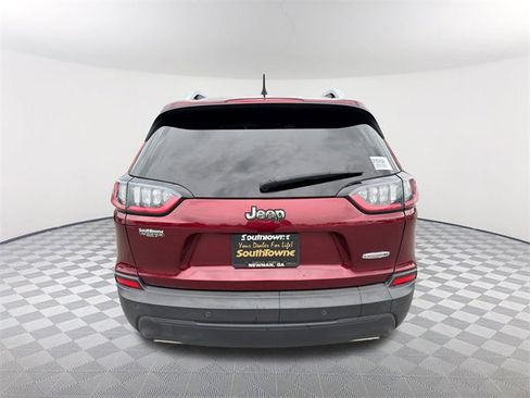 Used 2021 Jeep Cherokee Latitude Lux w/ Comfort/Convenience Group image 6