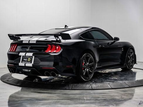 Used 2021 Ford Mustang Shelby GT500 w/ Carbon Fiber Track Pack image 21