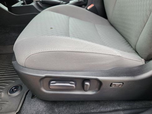 Used 2023 Toyota Tacoma SR5 AWD/4WD image 10