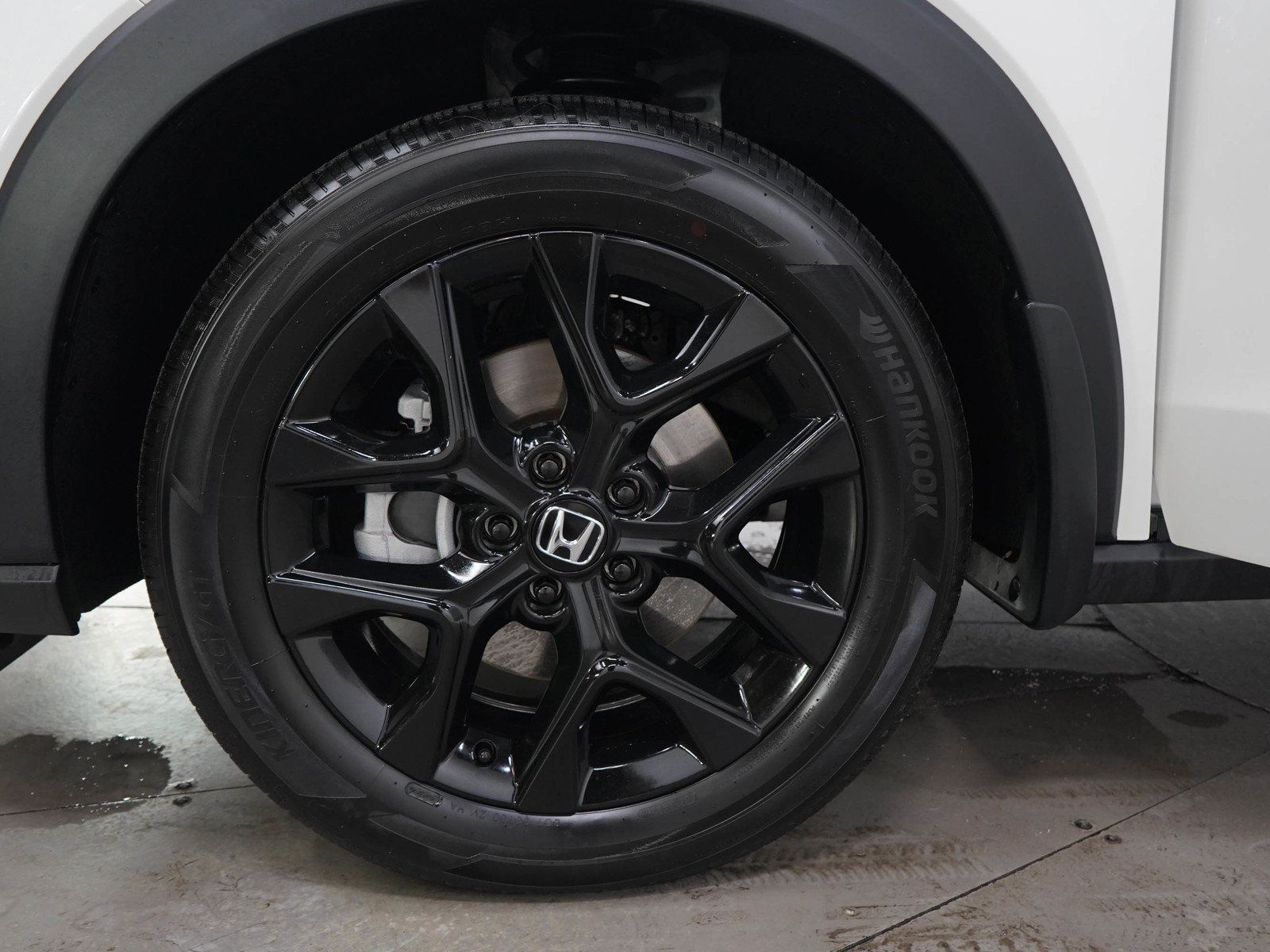 Used 2025 Honda HR-V Sport image 27