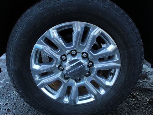 Used 2023 GMC Sierra 2500 Denali w/ Denali Ultimate Package image 10