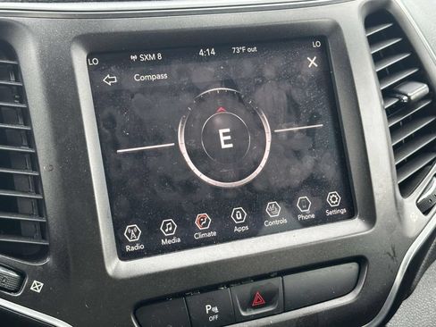 Used 2019 Jeep Cherokee Trailhawk w/ Cold Weather Group AWD/4WD image 23