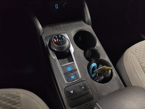 Used 2020 Ford Escape SE image 26